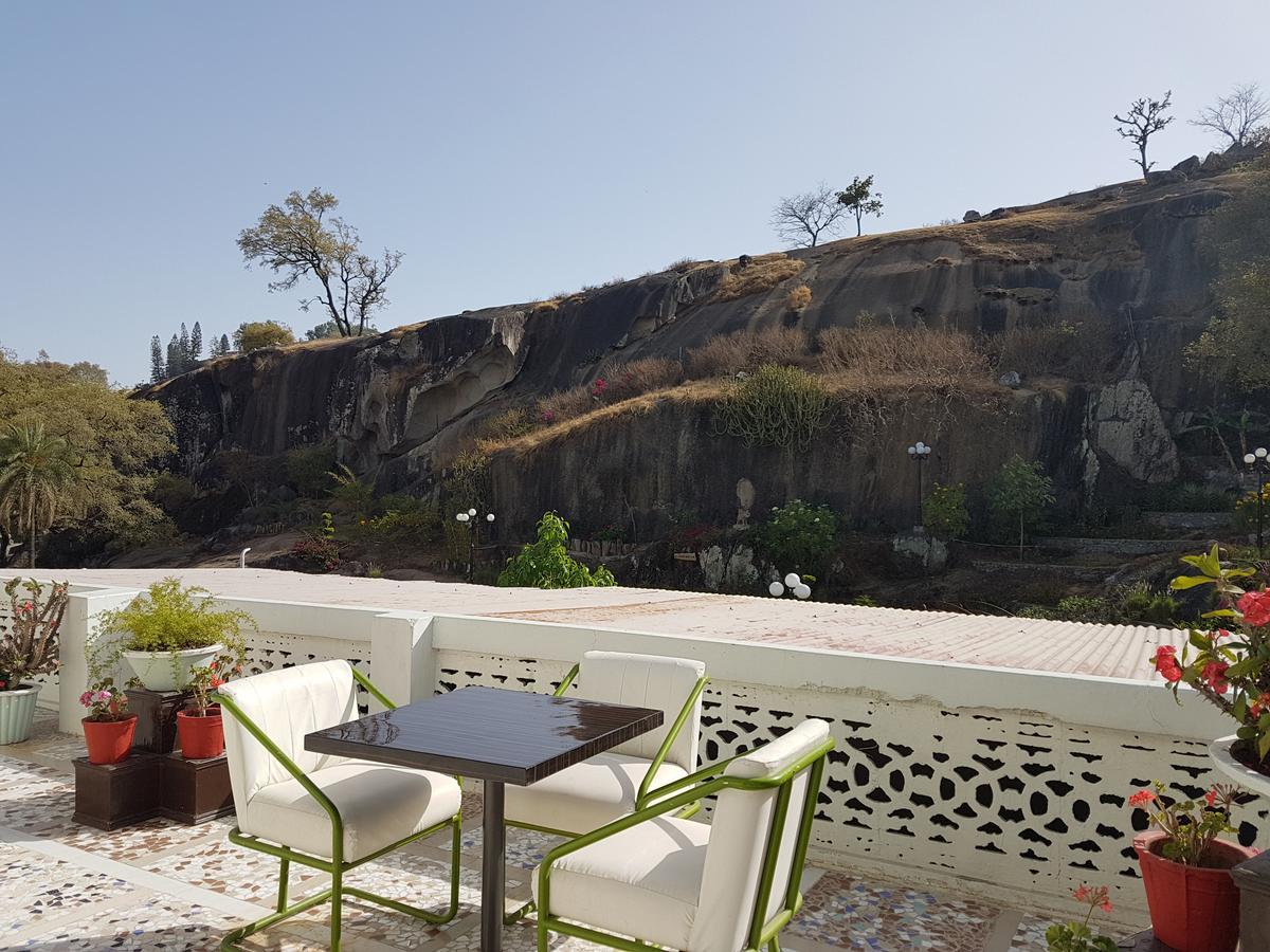 Hotel Karnavati Ābu Exteriör bild